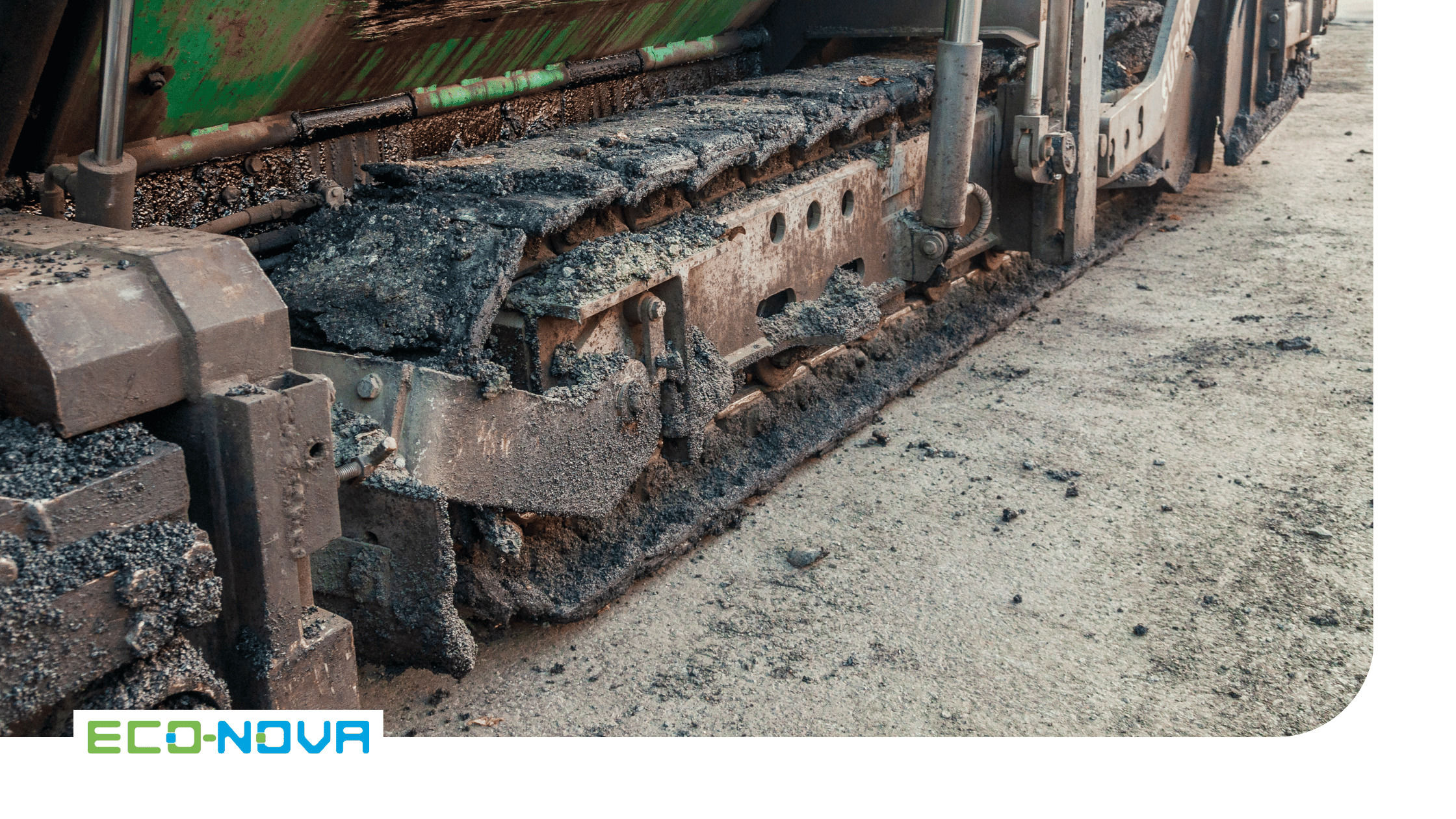 Removal and cleaning of asphalt on construction machines