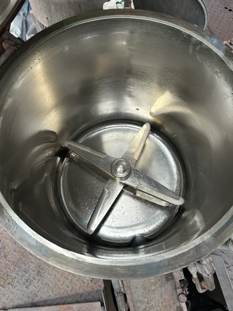 Mischkessel gereinigt
